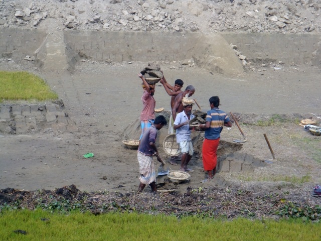 水不足で毎年400万人の子どもが亡くなっている
