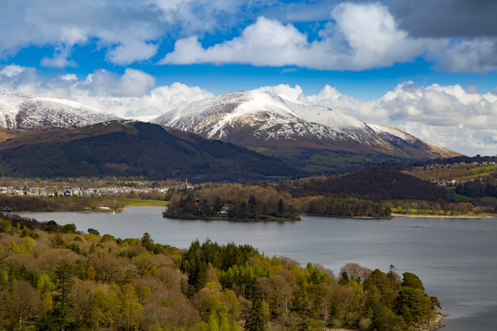 湖水の汚染はは大気汚染や水質汚染